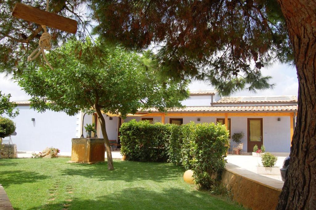 Terre Iblee Resort Chiaramonte Gulfi Oda fotoğraf